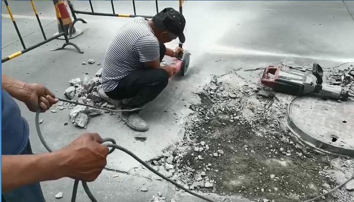 application of tuck blade